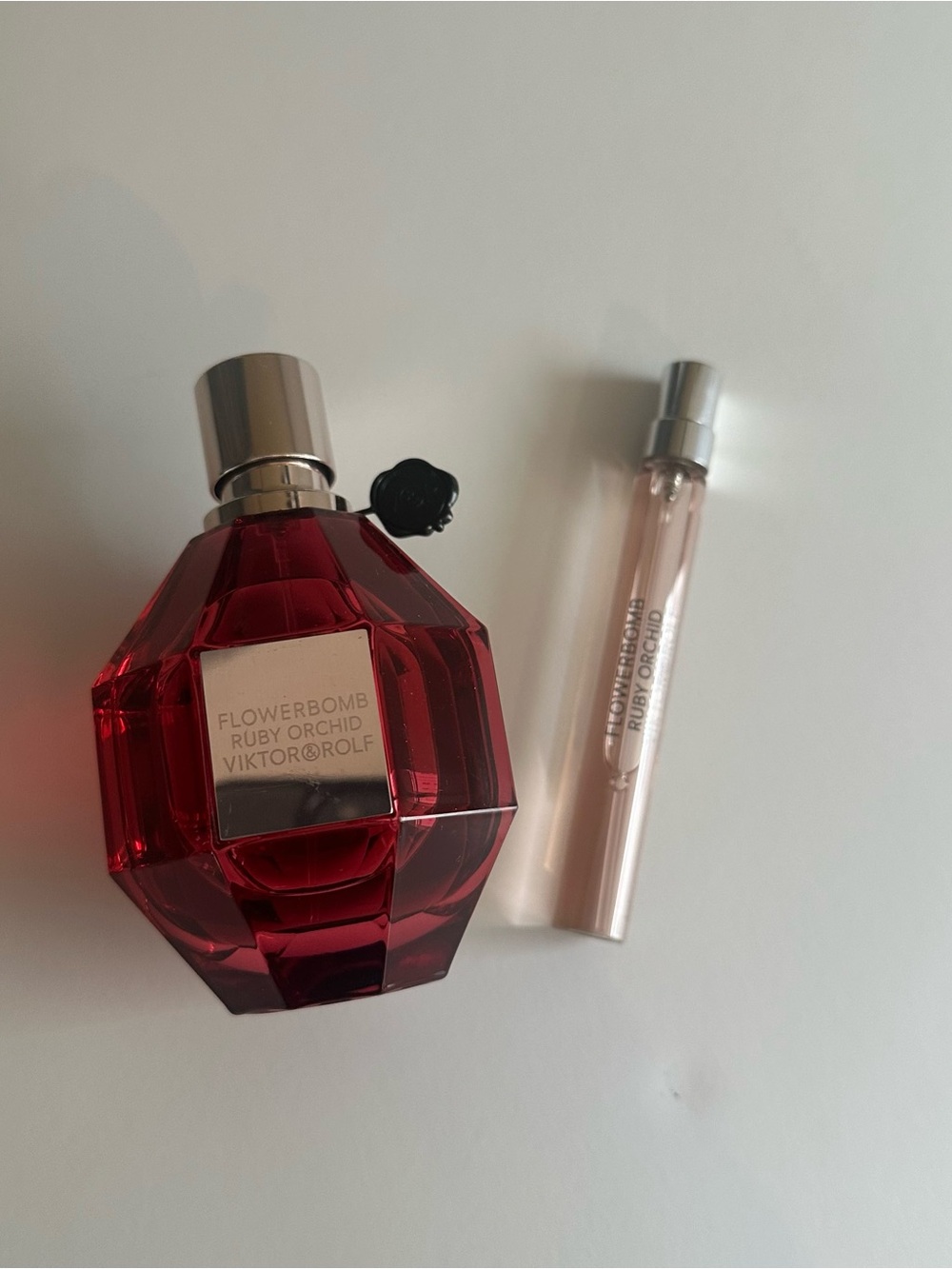Viktor & Rolf Flowerbomb Ruby Orchid Red Faceted Bottle with Travel Spray
